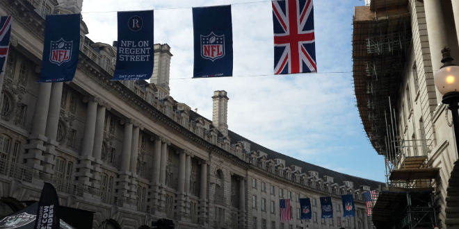 רחוב ריג'נט פארק המרכזי נסגר לתנועה. הכל בשביל ה-NFL (צילום: ספורטור)