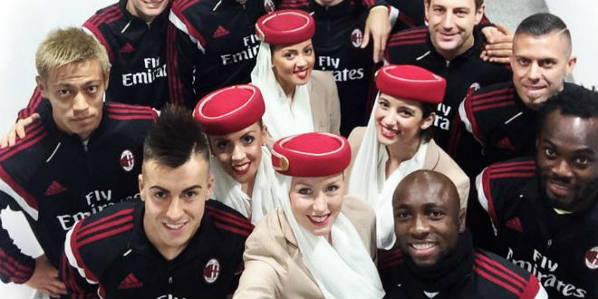 הרוסונרי כבר הספיקו לעשות סלפי עם הדיילות (צילום: emirates)