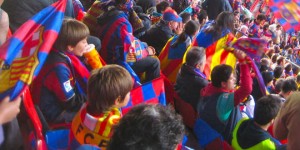 אז חופשת סוכות בברצלונה? ילדים בקאמפ נואו (צילום: Börkur Sigurbjörnsson_flickr_cc) גם אתם יכולים להיות שם. קאמפ נואו (צילום: Börkur Sigurbjörnsson_flickr_cc)